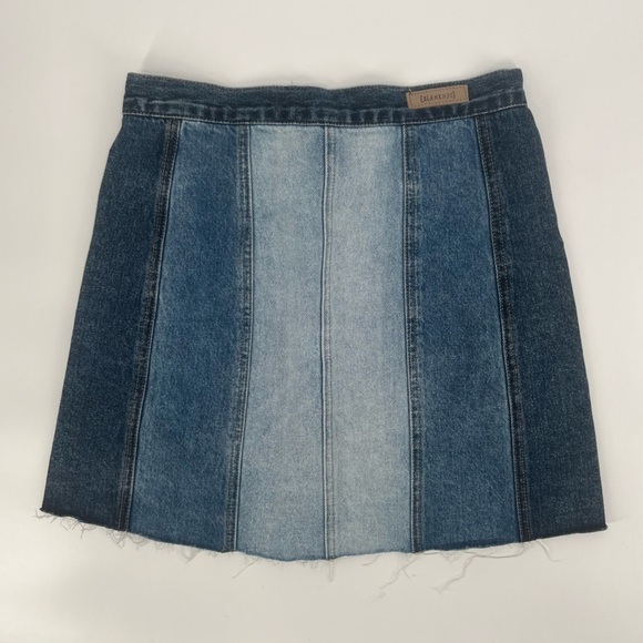 BlankNYC Blue Color Block Button Up Raw Hem Denim Jean Mini Skirt Size 25 Womens - Picture 3 of 6